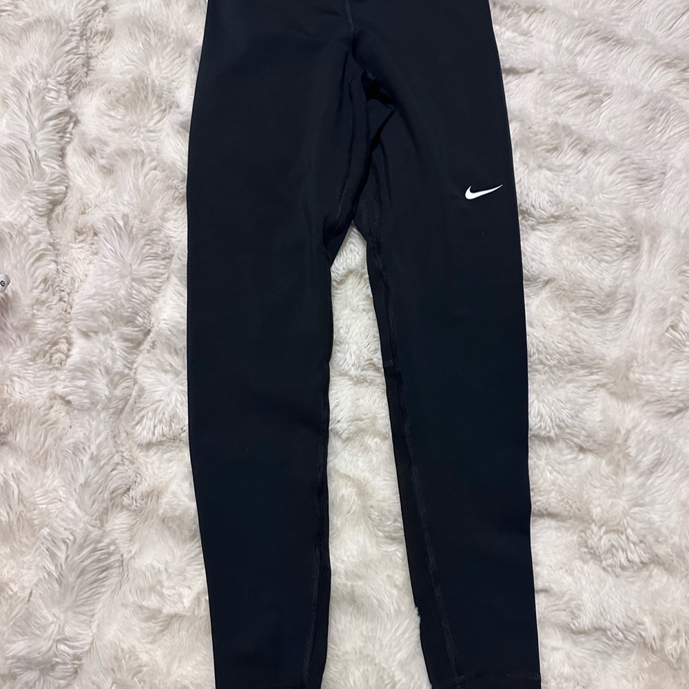 Nike pro drif fit women’s Black Active Leggings small